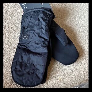 Under Armour NWT insulated mittens